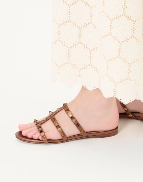Valentino Garavani - Rockstud Flat Metallic Nappa Slide Sandal - Bronze - Woman - Sandals
